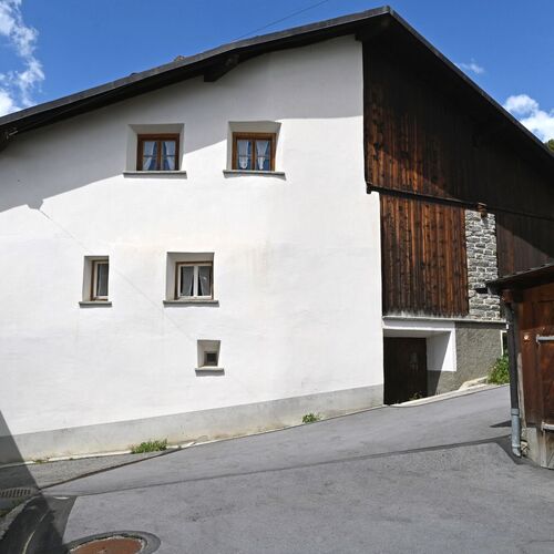 Charmanter Hausteil mit Heuschopf und Entwicklungspotenzial