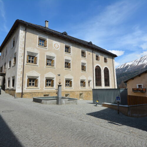 Spacious Engadine house in the historic village centre of Zuoz