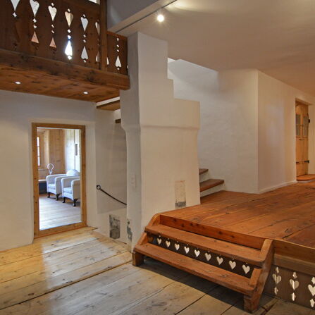 Eleganter Hausteil in historischem Engadinerhaus in Pontresina
