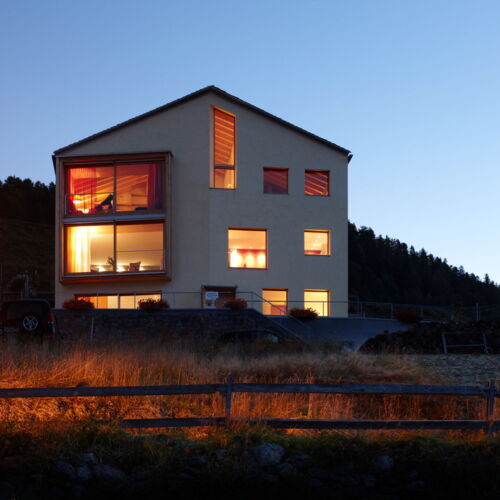 Modernes Mehrgenerationenhaus an Toplage mit uneingeschränkter Weitsicht