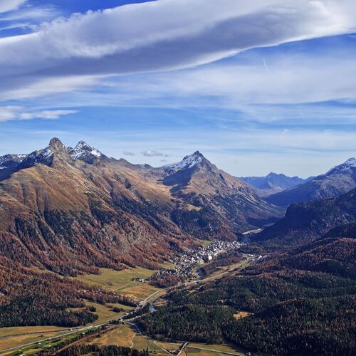 Neu erstellte und grosszügige Innenparkplätze in Pontresina