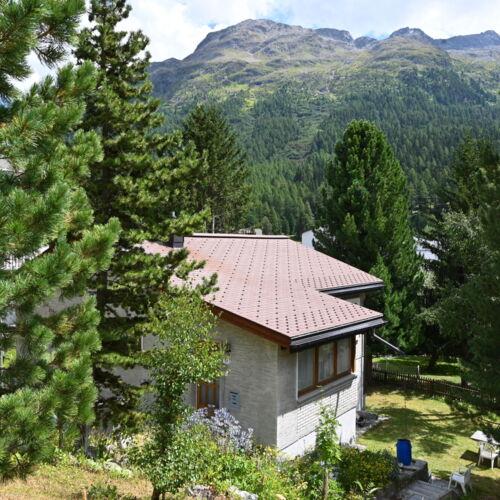 Casa indipendente in posizione tranquilla con giardino vicino al lago e alla foresta