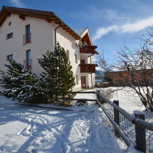 Mehrfamilienhaus mit 3 Wohnungen im Herzen von Celerina