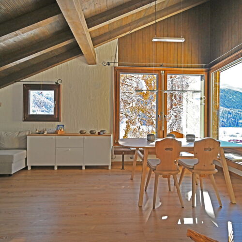 Mehrfamilienhaus mit fünf aussichtsreichen 2.5-Zimmer-Wohnungen