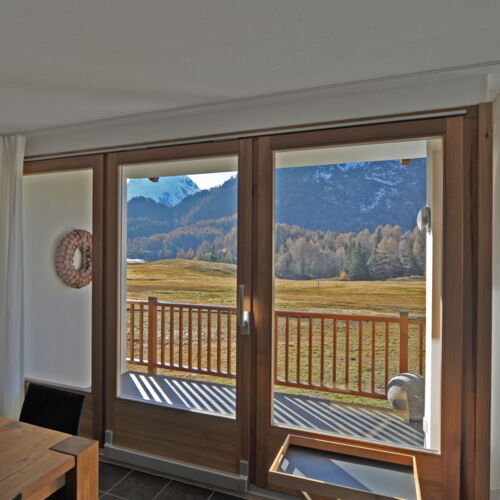 Sunny 3.5 room apartment with mountain view in Maloja