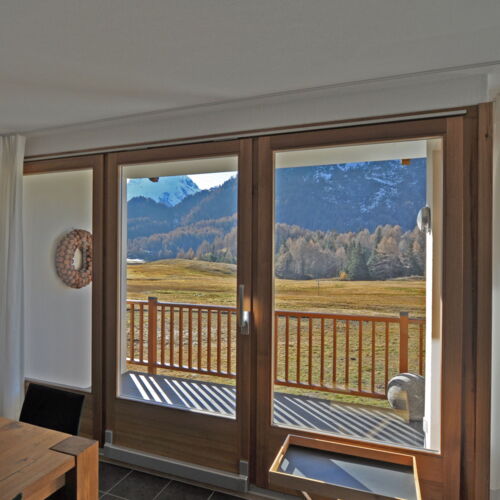 Sonnige 3.5-Zimmer- Ferienwohnung mit Bergsicht in Maloja